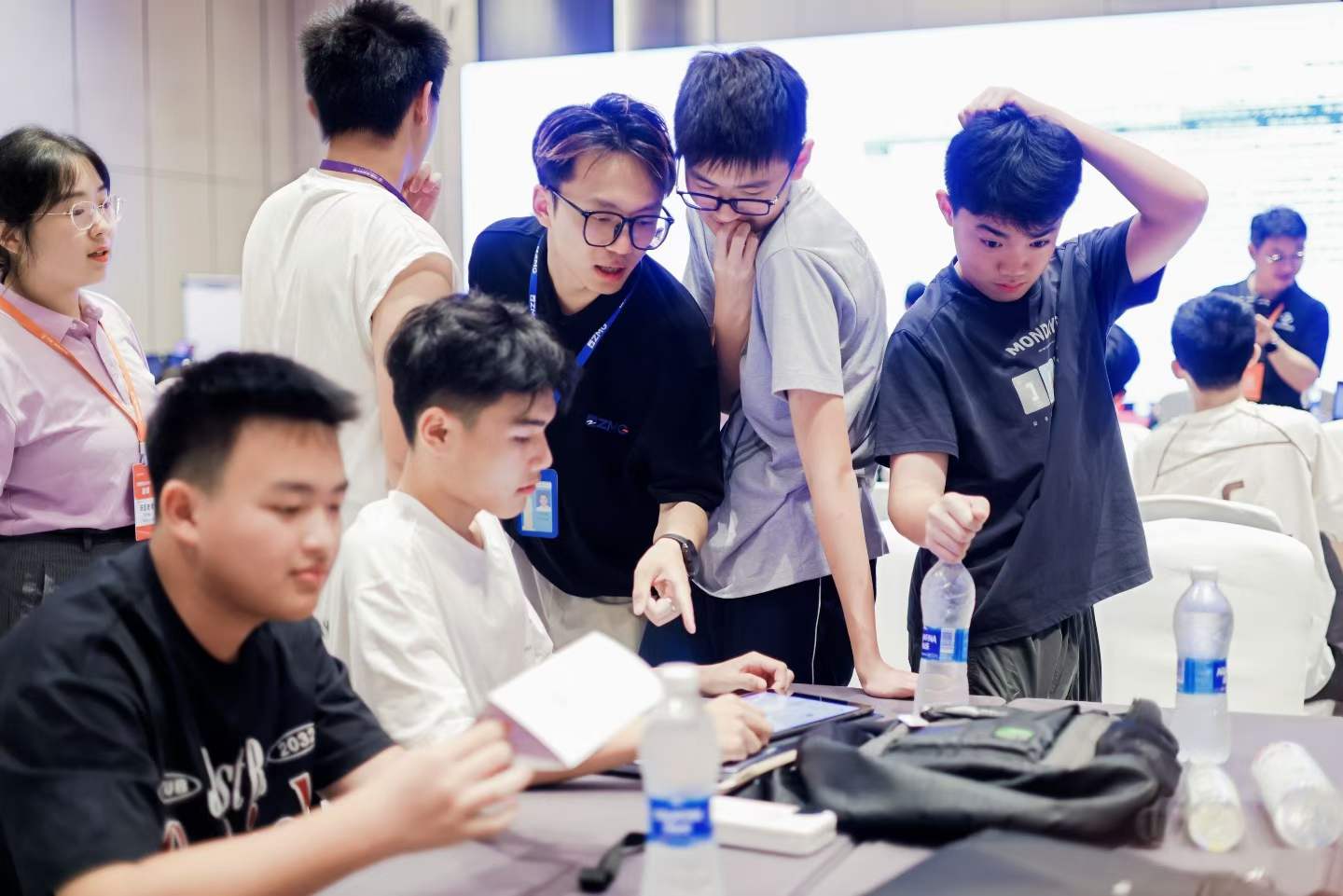 豆瓜艺术 AI 少儿导演课程分组创作现场